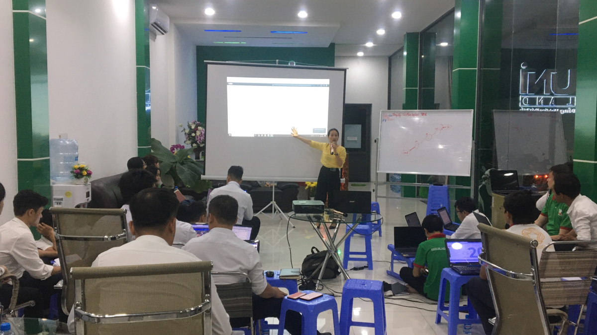 DGM-ASIA-DAO-TAO-DIGITAL-MARKETING-CHO-CONG-TY-BDS-UNILAND-TAI-BINH-DUONG-4