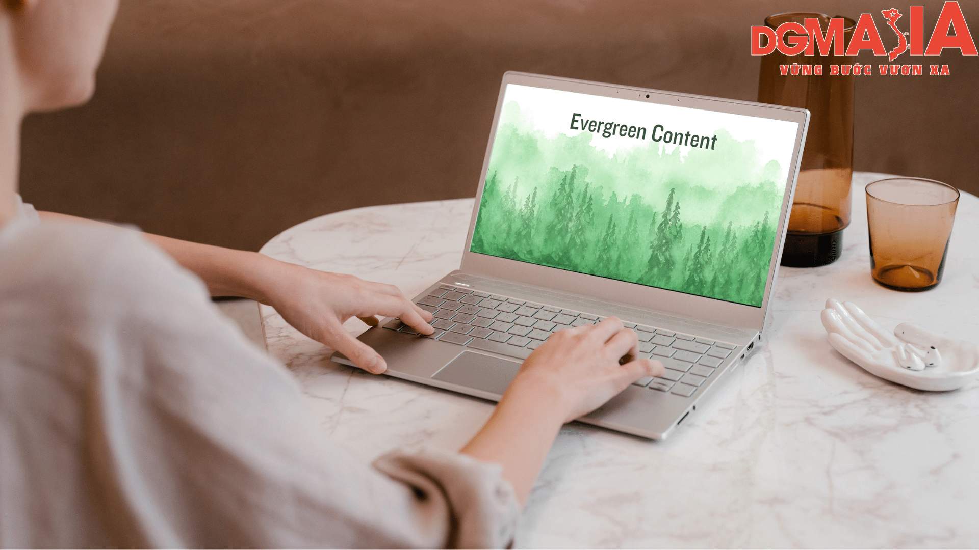 Evergreen Content là dạng nội dung không bao giờ bị lỗi thời về kiến thức