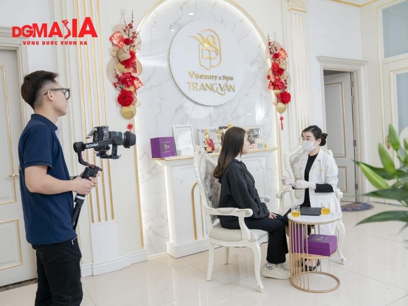 Marketing cho spa - Quay video thực tế của khách hàng tại Spa
